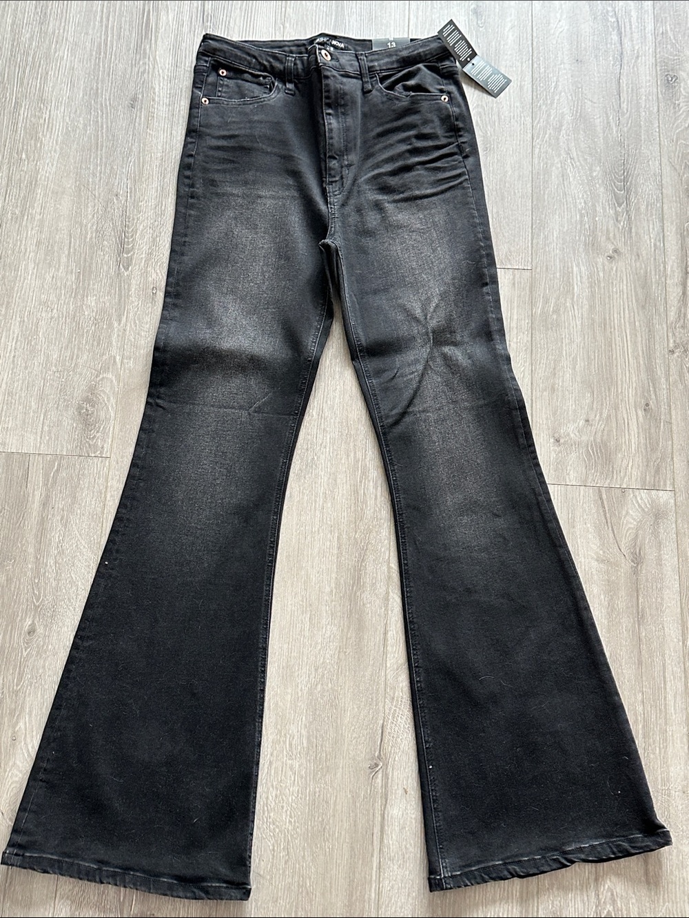 Fashion Nova Black High-Rise Flared Jeans Women’s size